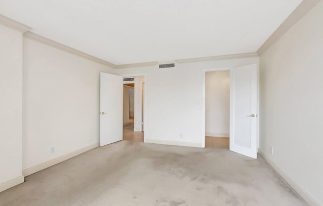 6 Royal Palm Way 204, Boca Raton, FL 33432