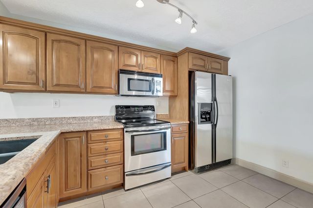 6 Royal Palm Way 204, Boca Raton, FL 33432