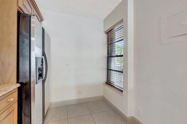 6 Royal Palm Way 204, Boca Raton, FL 33432