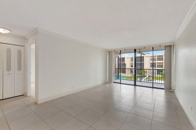 6 Royal Palm Way 204, Boca Raton, FL 33432