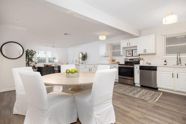 415 Parkdale Drive Apt 2f, Charleston, SC 29414