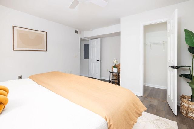 415 Parkdale Drive Apt 2f, Charleston, SC 29414