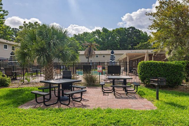 415 Parkdale Drive Apt 2f, Charleston, SC 29414