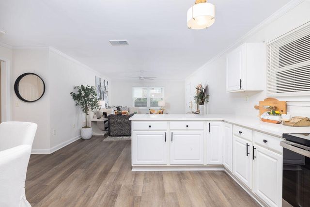 415 Parkdale Drive Apt 2f, Charleston, SC 29414