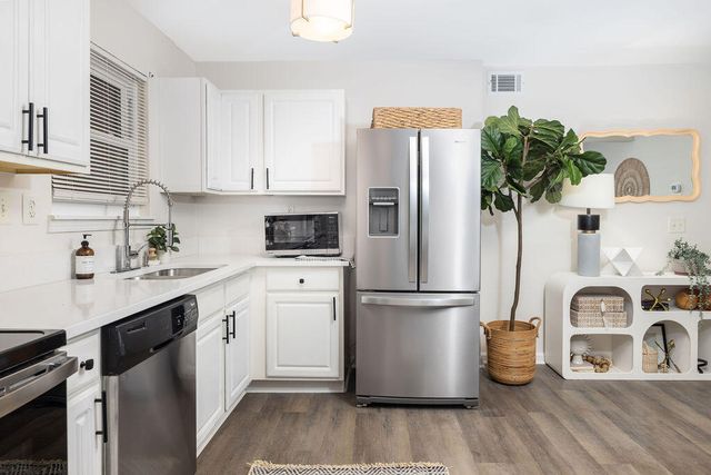 415 Parkdale Drive Apt 2f, Charleston, SC 29414