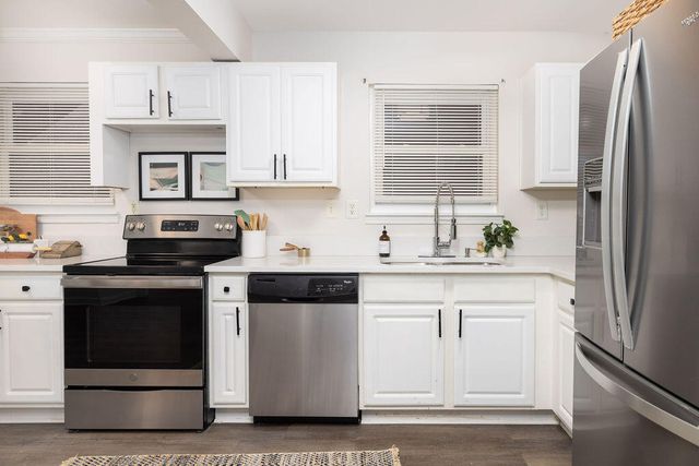 415 Parkdale Drive Apt 2f, Charleston, SC 29414