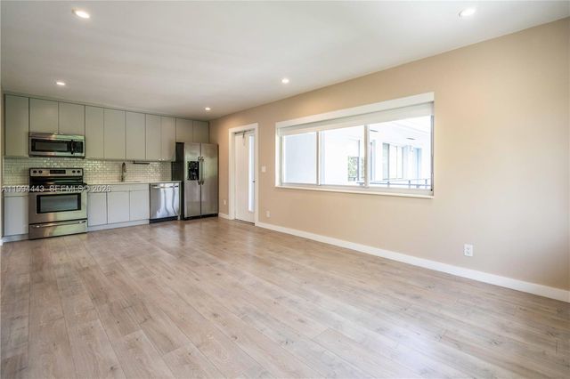 2400 NE 26th St 5, Fort Lauderdale, FL 33305