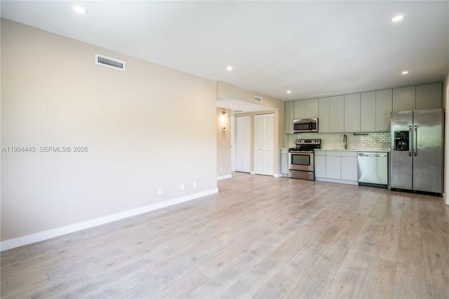 2400 NE 26th St 5, Fort Lauderdale, FL 33305