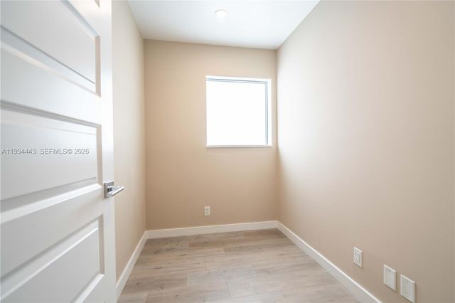 2400 NE 26th St 5, Fort Lauderdale, FL 33305