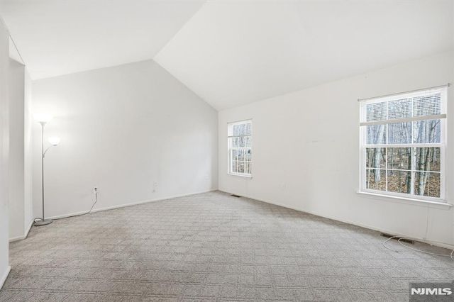 1194 Chedworth Circle, Mahwah, NJ 07430