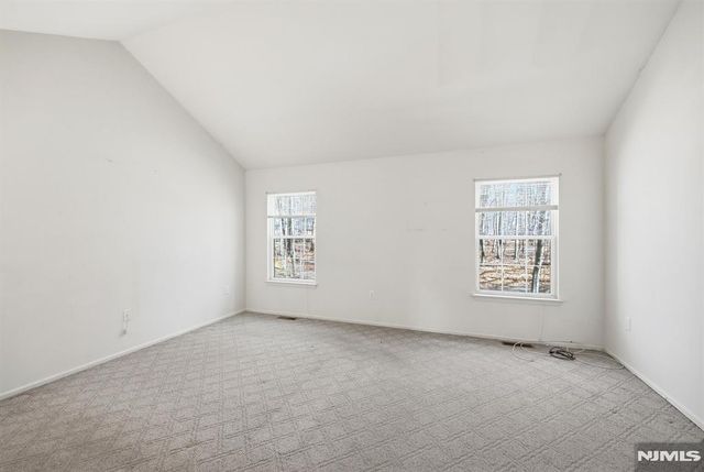 1194 Chedworth Circle, Mahwah, NJ 07430