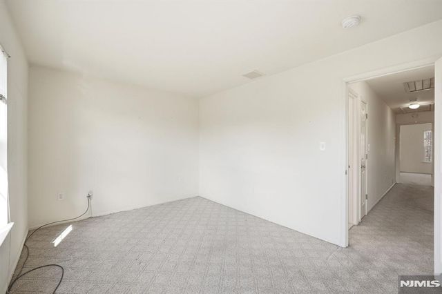 1194 Chedworth Circle, Mahwah, NJ 07430