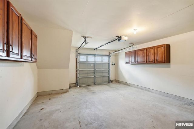 1194 Chedworth Circle, Mahwah, NJ 07430