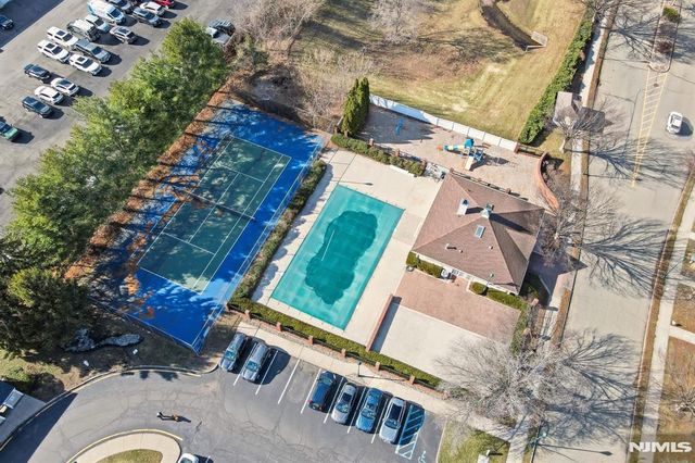 1194 Chedworth Circle, Mahwah, NJ 07430