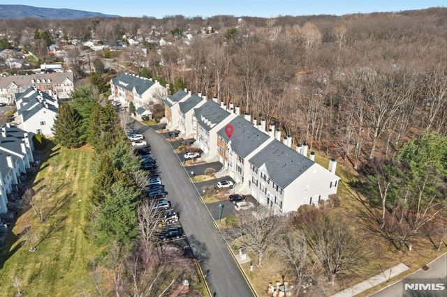 1194 Chedworth Circle, Mahwah, NJ 07430