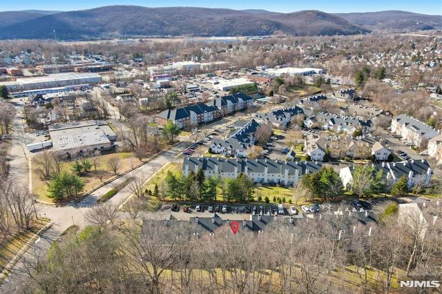 1194 Chedworth Circle, Mahwah, NJ 07430