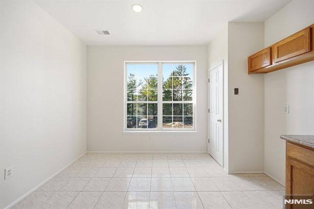 1194 Chedworth Circle, Mahwah, NJ 07430