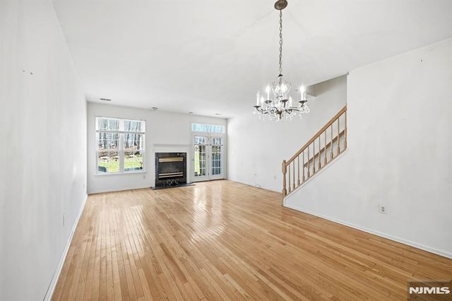 1194 Chedworth Circle, Mahwah, NJ 07430