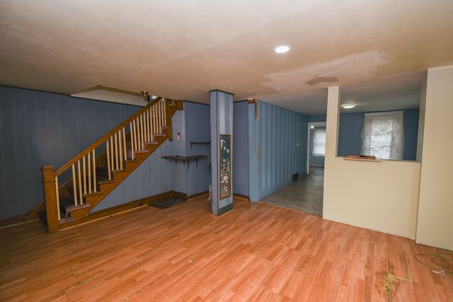 937 N County Street, Waukegan, IL 60085