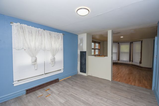 937 N County Street, Waukegan, IL 60085