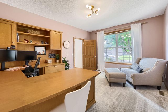 1034 Windmill Creek N, Waconia, MN 55387