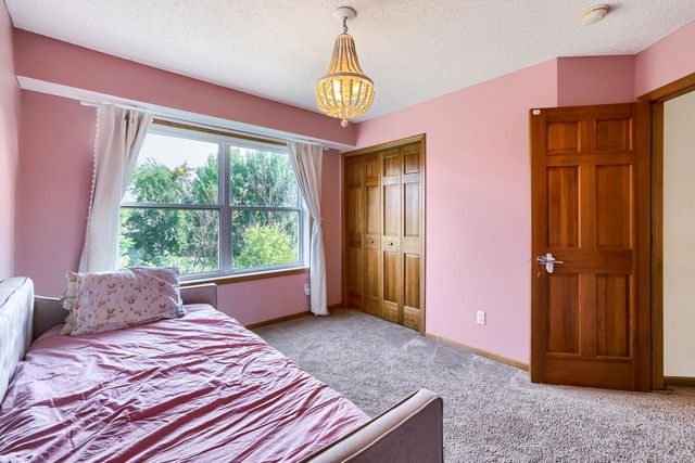 1034 Windmill Creek N, Waconia, MN 55387