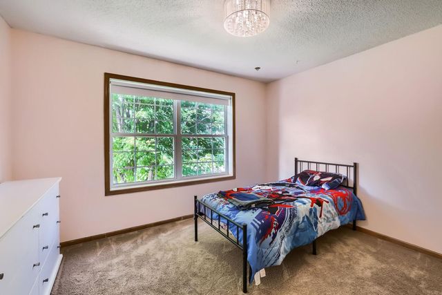 1034 Windmill Creek N, Waconia, MN 55387