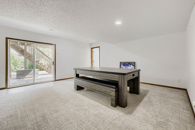 1034 Windmill Creek N, Waconia, MN 55387