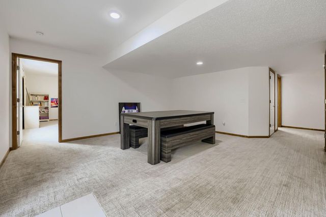 1034 Windmill Creek N, Waconia, MN 55387