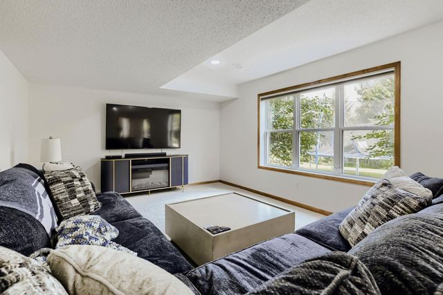 1034 Windmill Creek N, Waconia, MN 55387