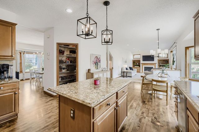 1034 Windmill Creek N, Waconia, MN 55387