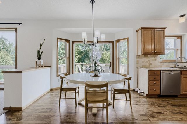 1034 Windmill Creek N, Waconia, MN 55387
