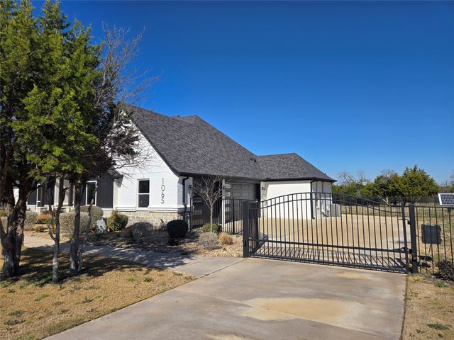 1065 Timber Hills Drive, Weatherford, TX 76087