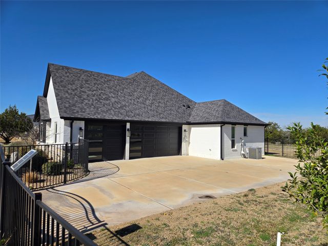 1065 Timber Hills Drive, Weatherford, TX 76087