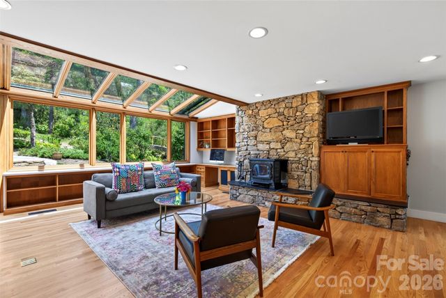 299 Webb Cove Road, Asheville, NC 28804