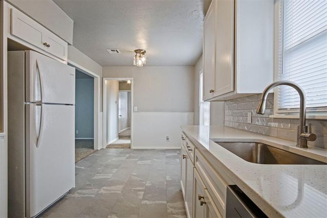 3004 SE 18th Place, Del City, OK 73115