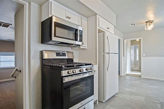 3004 SE 18th Place, Del City, OK 73115