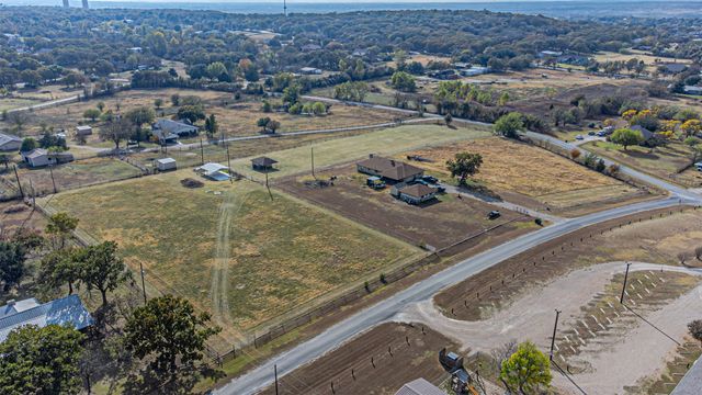 2121 Rock Creek Road, Crowley, TX 76036