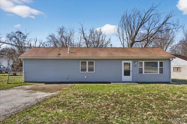 1202 Laredo Avenue, St Louis, MO 63138