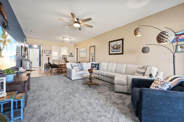 34 Harbour Isle Dr W 204, Fort Pierce, FL 34949