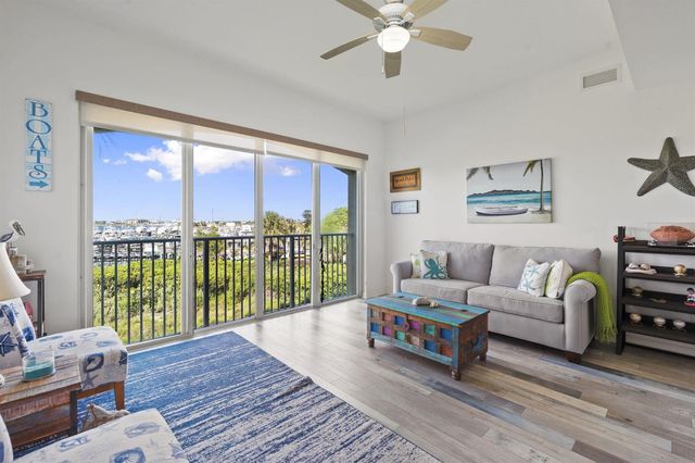 34 Harbour Isle Dr W 204, Fort Pierce, FL 34949