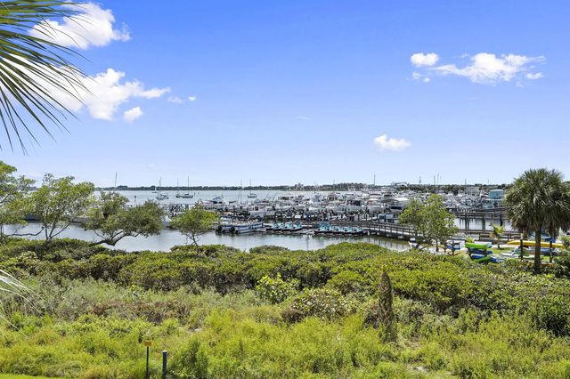 34 Harbour Isle Dr W 204, Fort Pierce, FL 34949