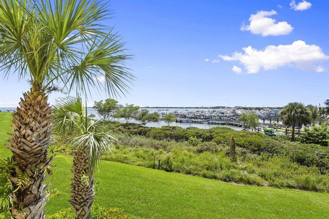 34 Harbour Isle Dr W 204, Fort Pierce, FL 34949