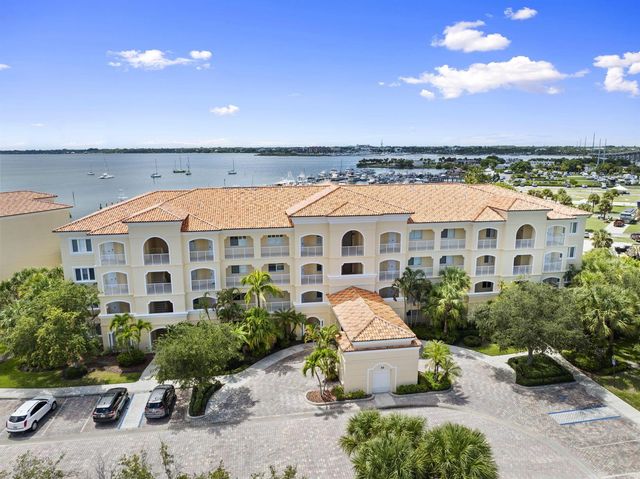 34 Harbour Isle Dr W 204, Fort Pierce, FL 34949