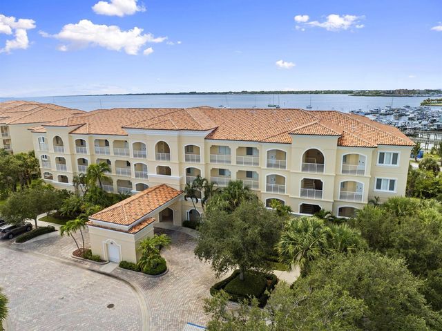 34 Harbour Isle Dr W 204, Fort Pierce, FL 34949