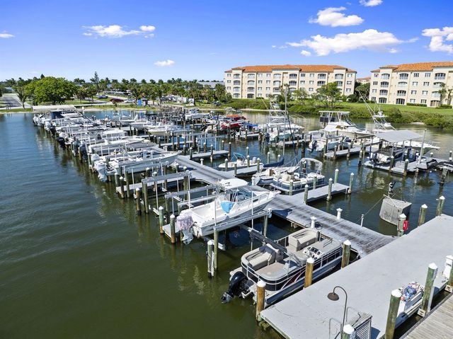 34 Harbour Isle Dr W 204, Fort Pierce, FL 34949