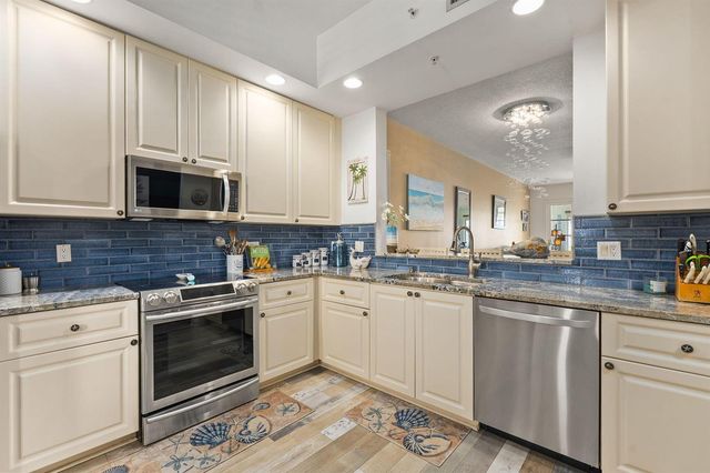 34 Harbour Isle Dr W 204, Fort Pierce, FL 34949