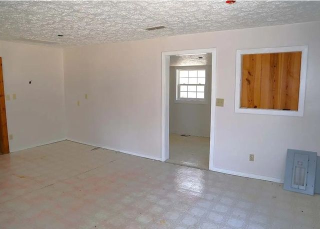417 Lewis Rd, Mcminnville, TN 37110