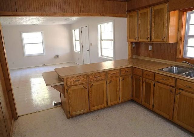 417 Lewis Rd, Mcminnville, TN 37110