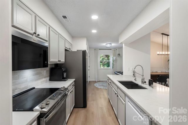 5904 Scots Bluff Drive, Charlotte, NC 28227